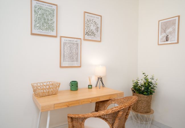 Casa adosada en Fuseta - CASA CHAMELEON, Upper Town  Casa adosada en Fuseta - CASA CHAMELEON, Upper Town