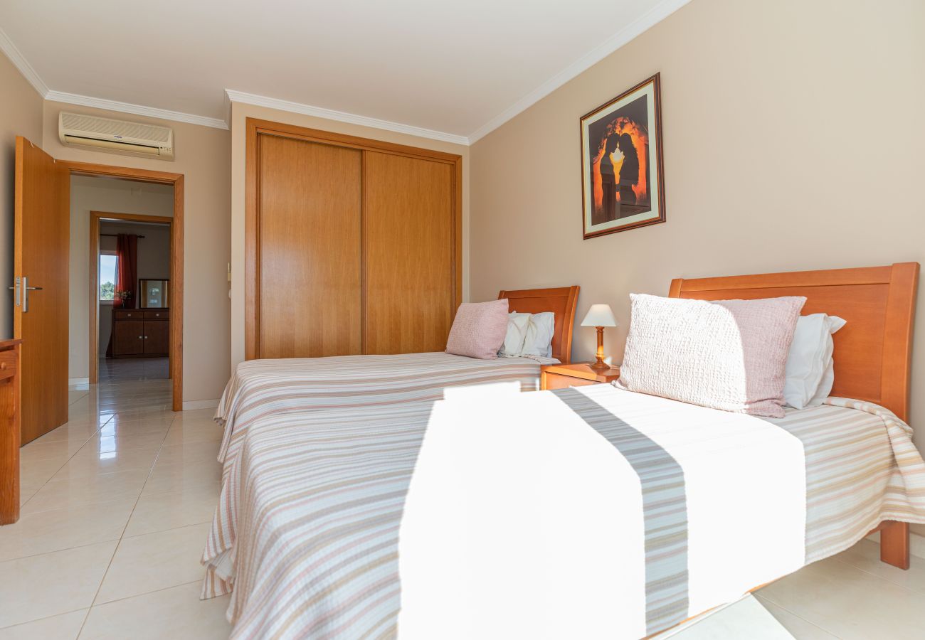 Villa in Altura - VILLA DO REGATO, Beach Village