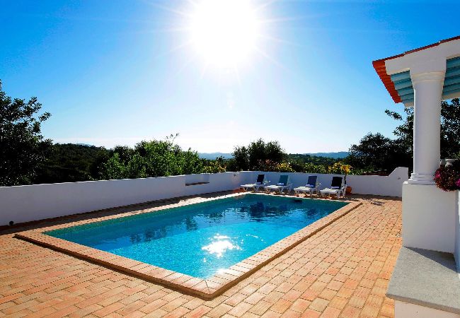 Villa in Santa Catarina Fonte Bispo - VILLA LARANJEIRA, Santa Catarina Villa in Santa Catarina Fonte Bispo - VILLA LARANJEIRA, Santa Catarina