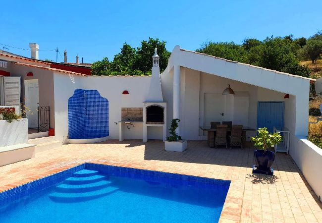Villa in Santa Catarina Fonte Bispo - VILLA LARANJEIRA, Santa Catarina Villa in Santa Catarina Fonte Bispo - VILLA LARANJEIRA, Santa Catarina