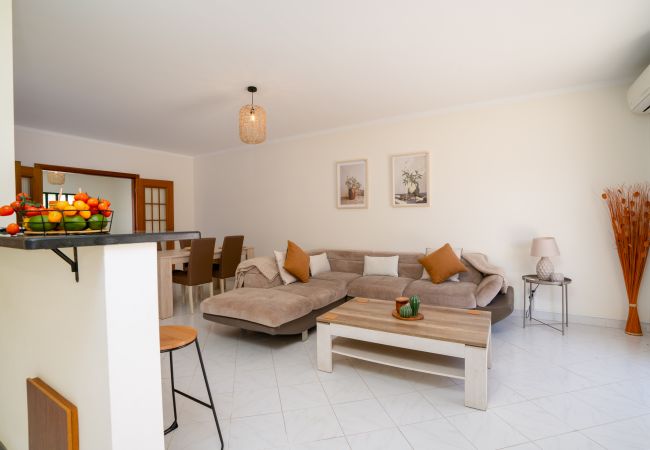 Terraced House in Fuseta - CASA CHAMELEON, Upper Town Terraced House in Fuseta - CASA CHAMELEON, Upper Town
