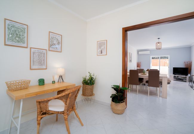Terraced House in Fuseta - CASA CHAMELEON, Upper Town Terraced House in Fuseta - CASA CHAMELEON, Upper Town