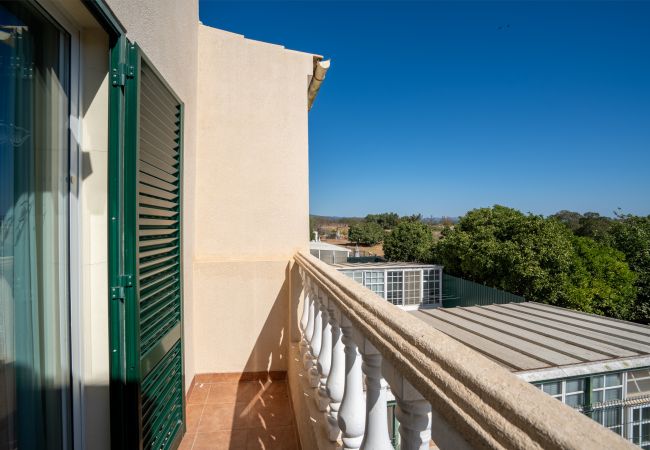 Terraced House in Fuseta - CASA CHAMELEON, Upper Town Terraced House in Fuseta - CASA CHAMELEON, Upper Town