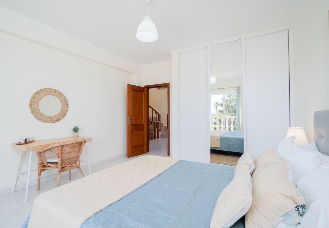 Terraced House in Fuseta - CASA CHAMELEON, Upper Town
