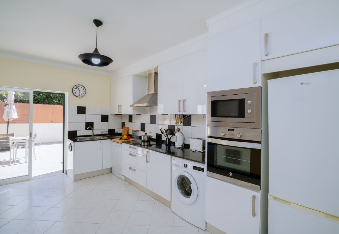Terraced House in Fuseta - CASA CHAMELEON, Upper Town