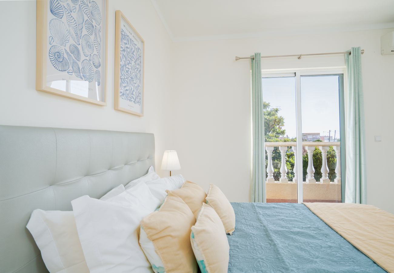 Terraced House in Fuseta - CASA CHAMELEON, Upper Town