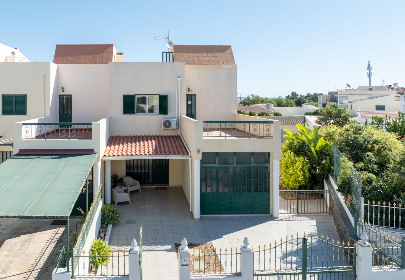 Terraced House in Fuseta - CASA CHAMELEON, Upper Town