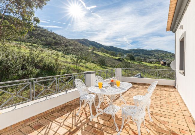 Villa in Santa Catarina Fonte Bispo - VILLA SERENA, Morenos Villa in Santa Catarina Fonte Bispo - VILLA SERENA, Morenos