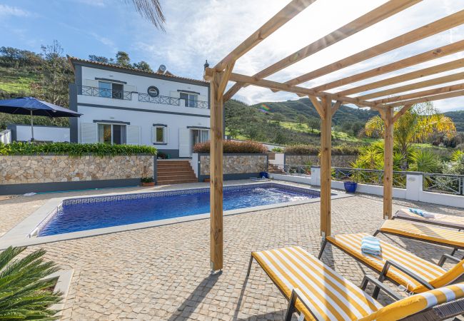 Villa in Santa Catarina Fonte Bispo - VILLA SERENA, Morenos Villa in Santa Catarina Fonte Bispo - VILLA SERENA, Morenos