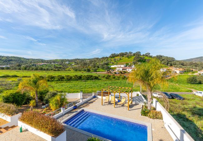 Villa in Santa Catarina Fonte Bispo - VILLA SERENA, Morenos Villa in Santa Catarina Fonte Bispo - VILLA SERENA, Morenos