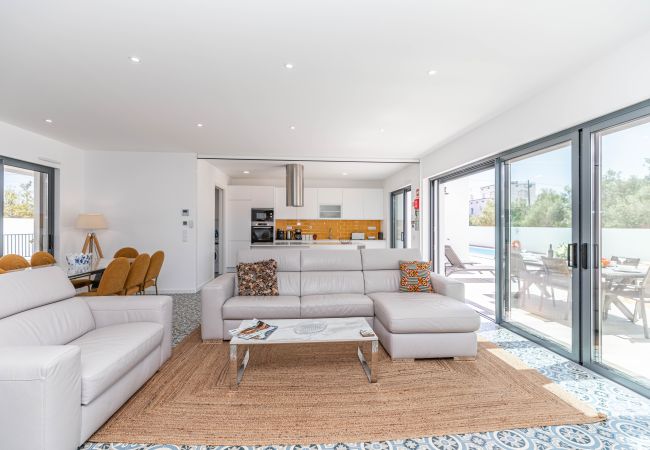 Villa in Santa Luzia - CASA BRANCA 7 BED, Fishing Village Villa in Santa Luzia - CASA BRANCA 7 BED, Fishing Village