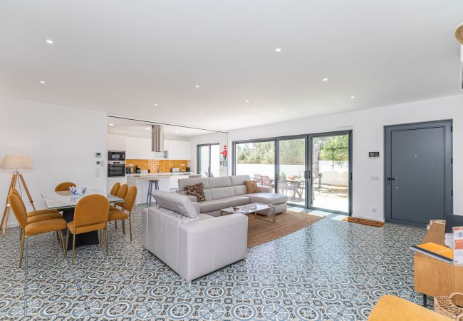 Villa in Santa Luzia - CASA BRANCA 7 BED, Fishing Village Villa in Santa Luzia - CASA BRANCA 7 BED, Fishing Village