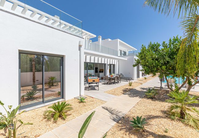 Villa in Santa Luzia - CASA BRANCA 7 BED, Fishing Village Villa in Santa Luzia - CASA BRANCA 7 BED, Fishing Village