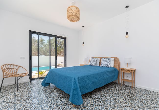 Villa in Santa Luzia - CASA BRANCA 7 BED, Fishing Village Villa in Santa Luzia - CASA BRANCA 7 BED, Fishing Village