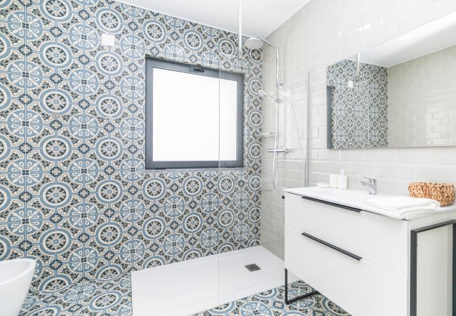 Villa in Santa Luzia - CASA BRANCA 7 BED, Fishing Village Villa in Santa Luzia - CASA BRANCA 7 BED, Fishing Village