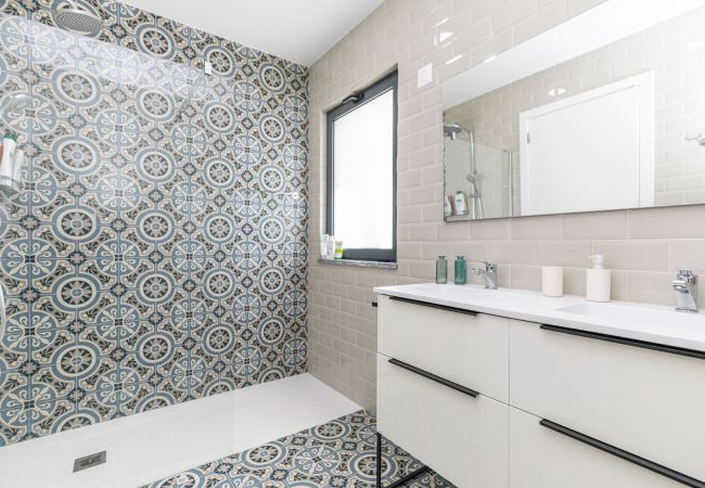 Villa in Santa Luzia - CASA BRANCA 7 BED, Fishing Village Villa in Santa Luzia - CASA BRANCA 7 BED, Fishing Village