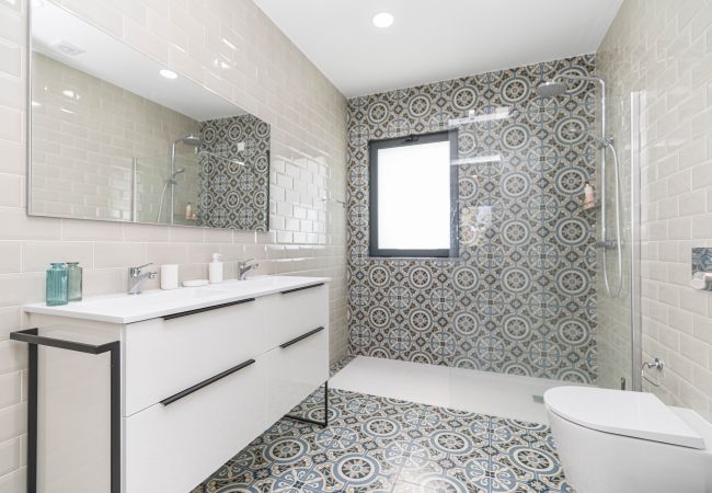 Villa in Santa Luzia - CASA BRANCA 7 BED, Fishing Village Villa in Santa Luzia - CASA BRANCA 7 BED, Fishing Village